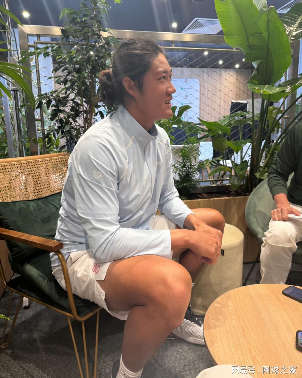 老詹争夺战继续！掘金加入马刺退出 高管：去丹佛搭档那人就对了